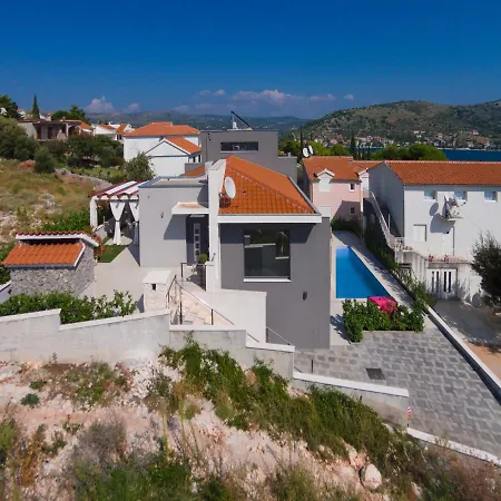 וילה Martinis, Rogoznica, Private Heated Pool רוגוזניצה