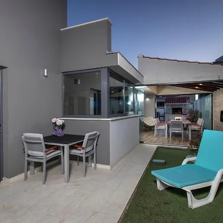 Martinis, Rogoznica, Private Heated Pool Vila Rogoznica (Sibenik-Knin)