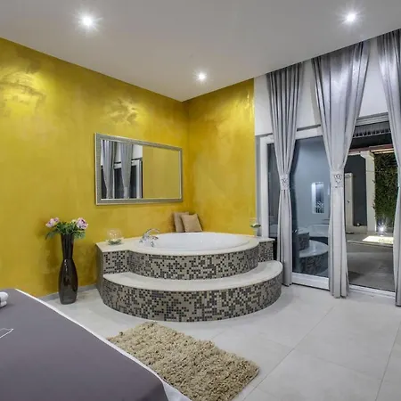 Martinis, Rogoznica, Private Heated Pool רוגוזניצה