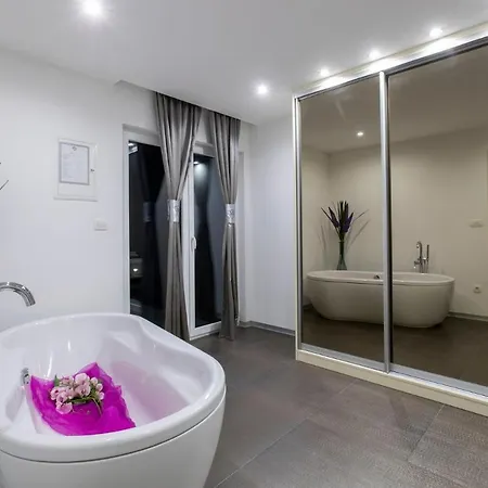 Martinis, Rogoznica, Private Heated Pool Vila *