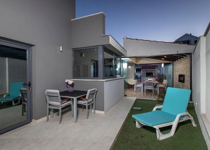 Martinis, Rogoznica, Private Heated Pool Vila Rogoznica (Sibenik-Knin)