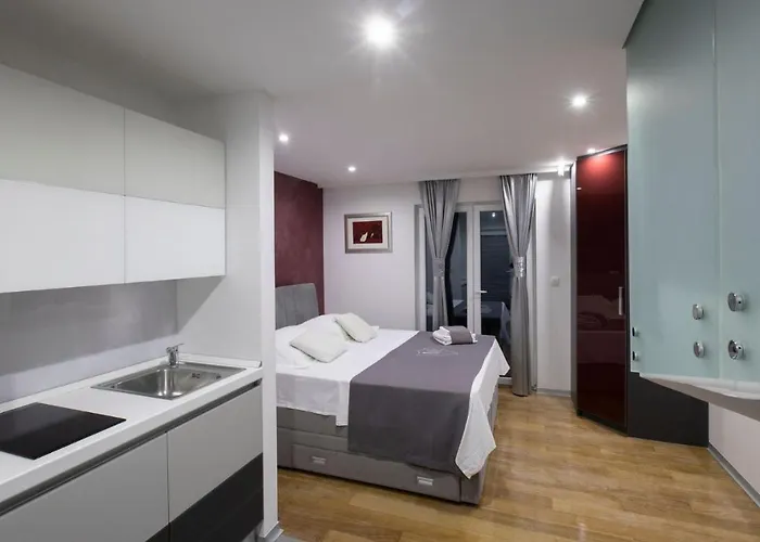 Martinis, Rogoznica, Private Heated Pool * Rogoznica (Sibenik-Knin)