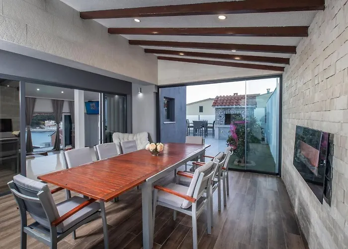 Martinis, Rogoznica, Private Heated Pool Vila Rogoznica (Sibenik-Knin)