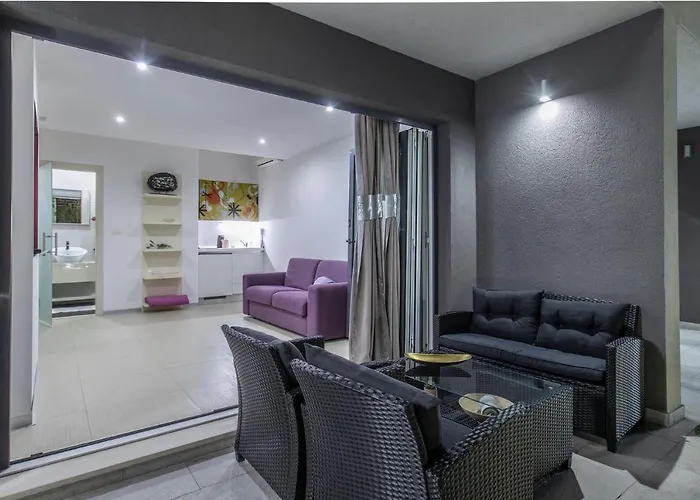 Martinis, Rogoznica, Private Heated Pool * Rogoznica (Sibenik-Knin)